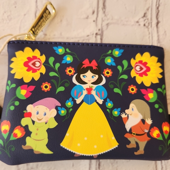 Loungefly Accessories - Snow White and the Seven Dwarfs Folk Cardholder NWT